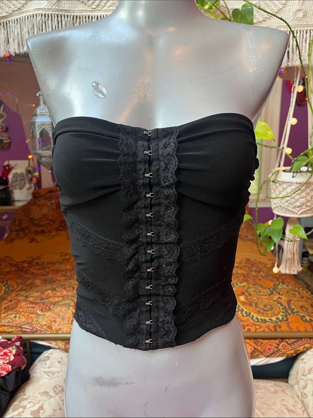 Vintage Y2K Goth hook and eye lace tube strapless corset bustier top